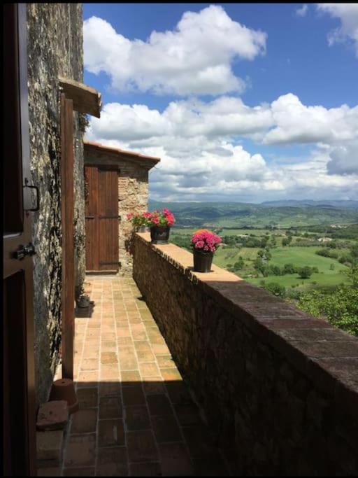 Zauber Im Turm - In Einem Der Schoensten Doerfer Montemerano Exterior photo
